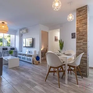 Apartamento 1 en Estadio del Sevilla, 3 habitaciones y metro Sevilla